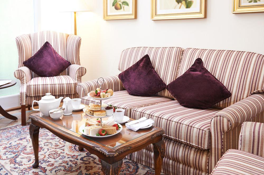 The Academy - Small Luxury Hotels Of The World London Bagian luar foto Afternoon tea at the Imperial Hotel, London