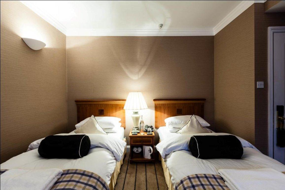 The Academy - Small Luxury Hotels Of The World London Bagian luar foto A room at the hotel