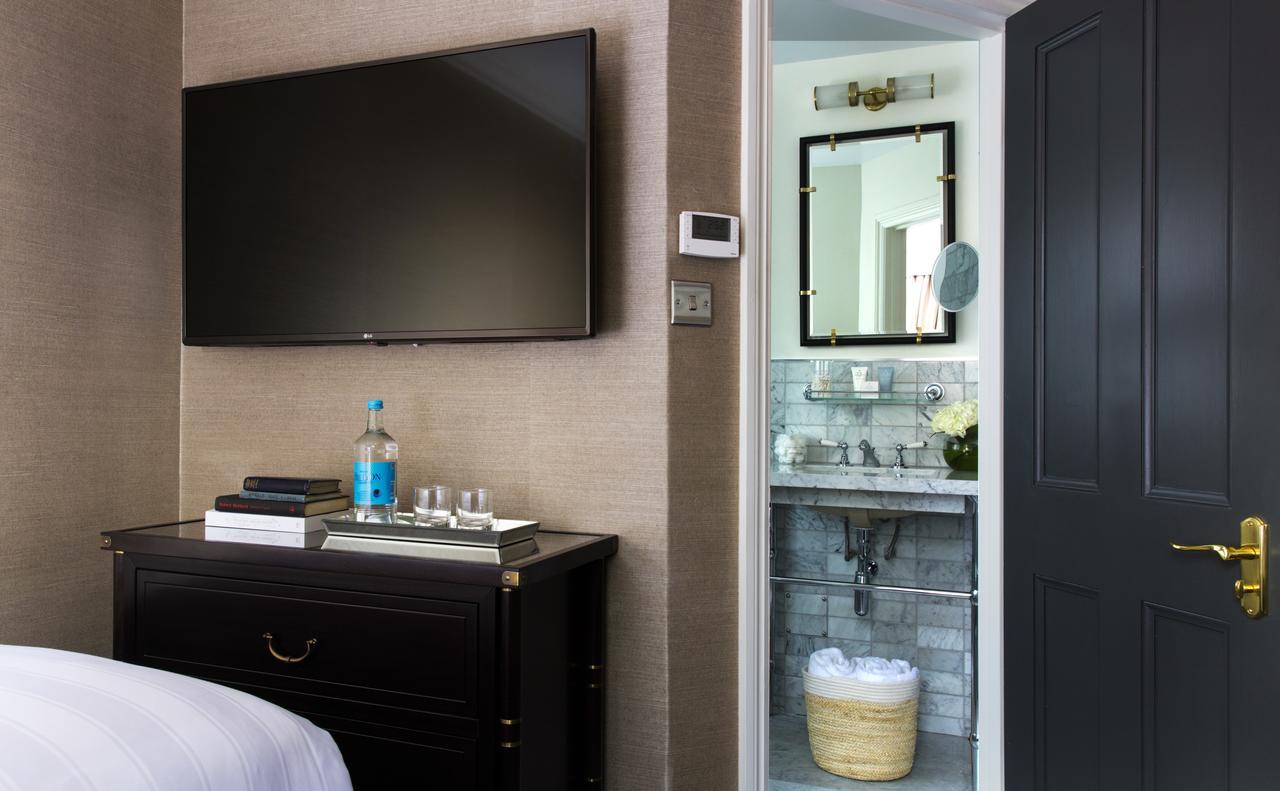 The Academy - Small Luxury Hotels Of The World London Bagian luar foto A room at the hotel