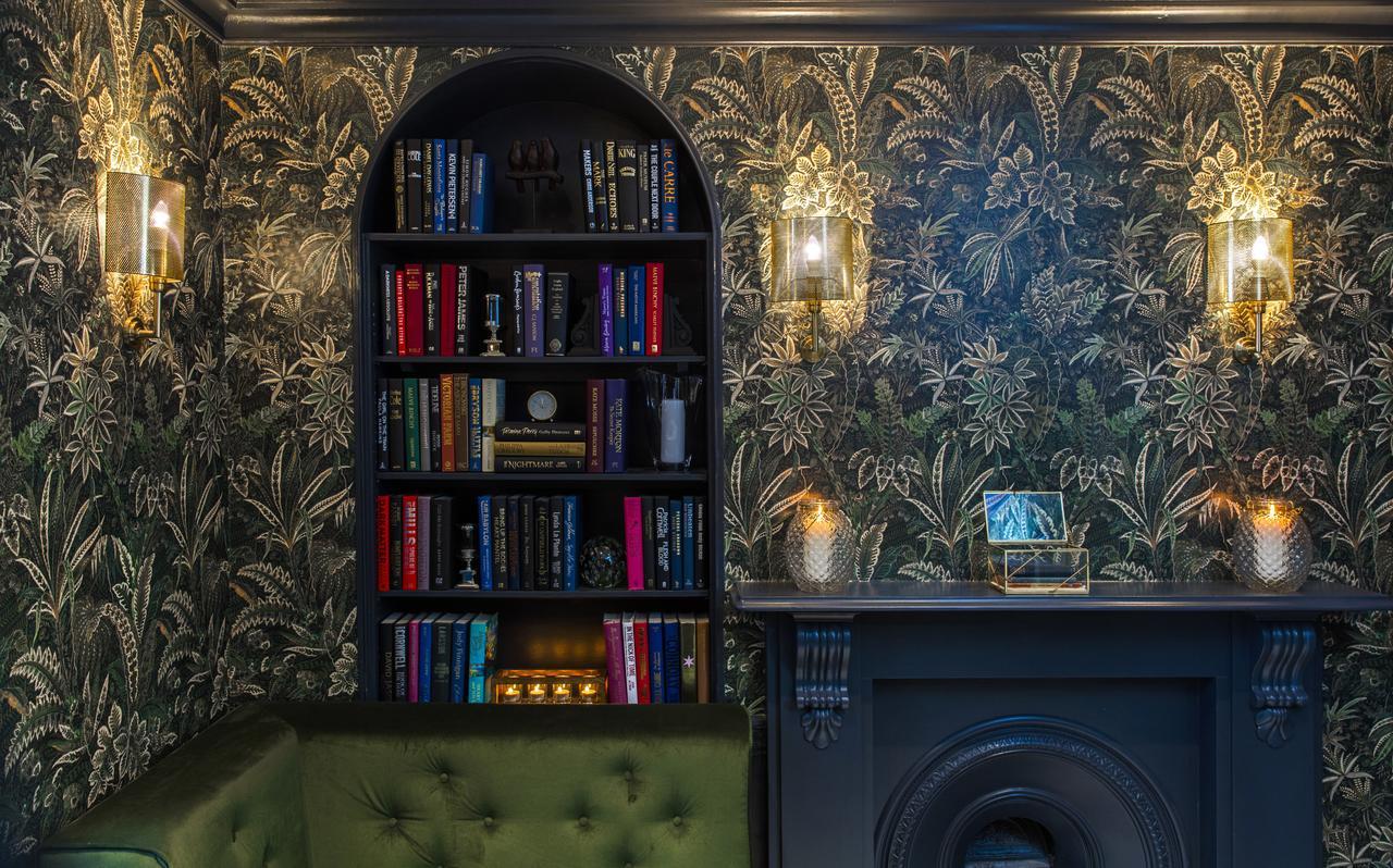 The Academy - Small Luxury Hotels Of The World London Bagian luar foto The Library at The Ivy, St John's Wood