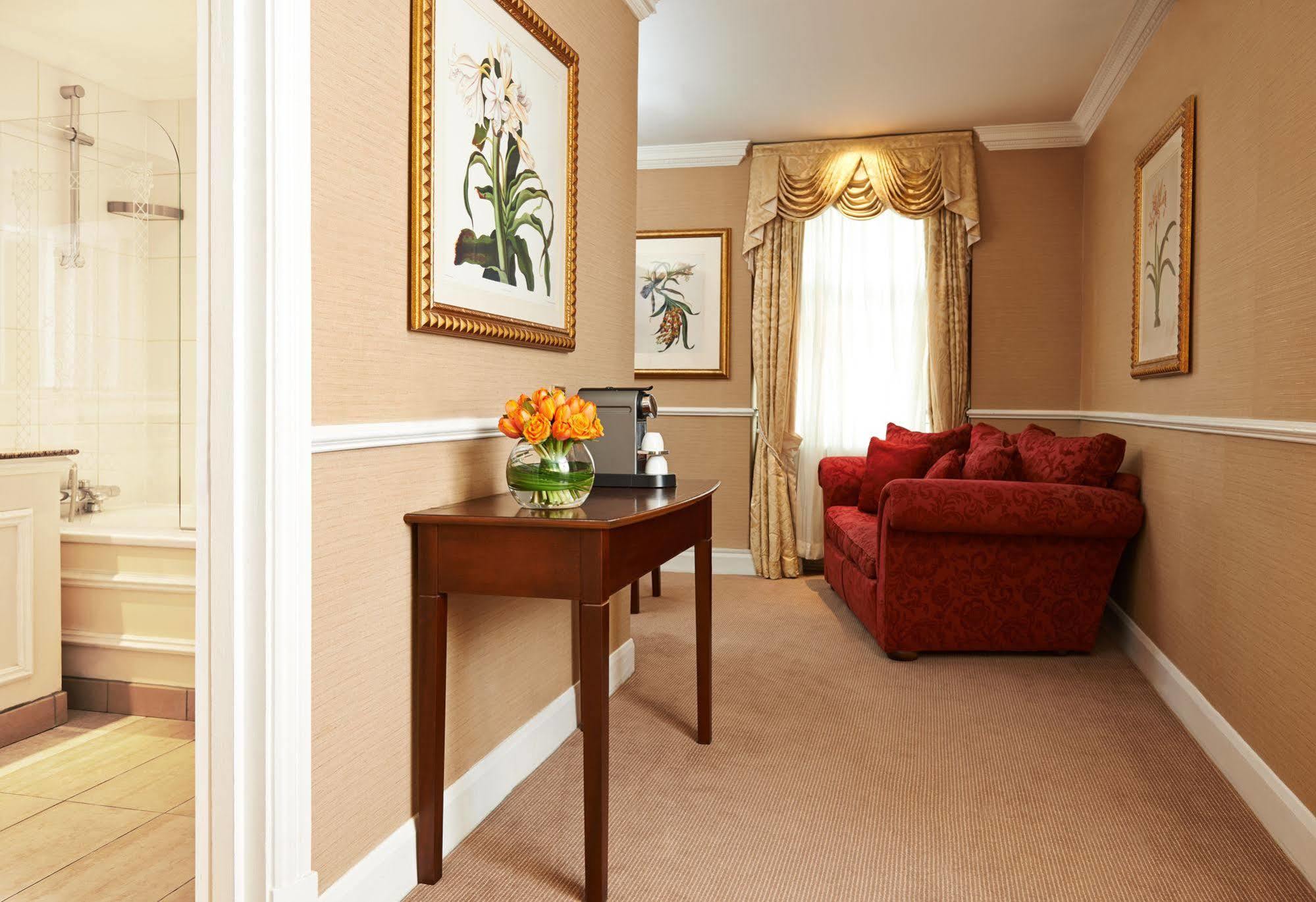 The Academy - Small Luxury Hotels Of The World London Bagian luar foto A suite at the hotel