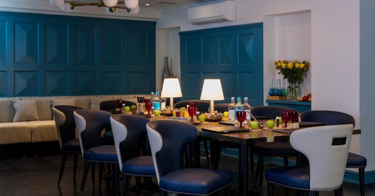 The Academy - Small Luxury Hotels Of The World London Bagian luar foto The dining room at the 1930s house
