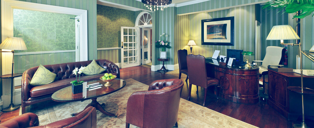 The Academy - Small Luxury Hotels Of The World London Bagian luar foto The interior of a typical law office